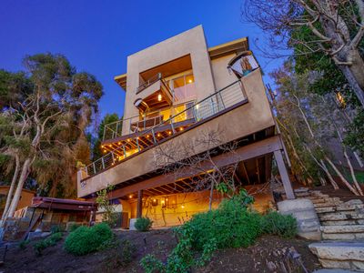 Skydeck 3BR masterpiece w views amphitheater yard