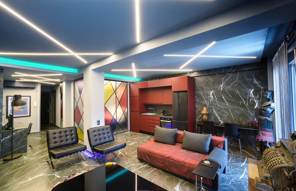 Luxury apt for Friends & Family, at Mitropoleos gallery image 2