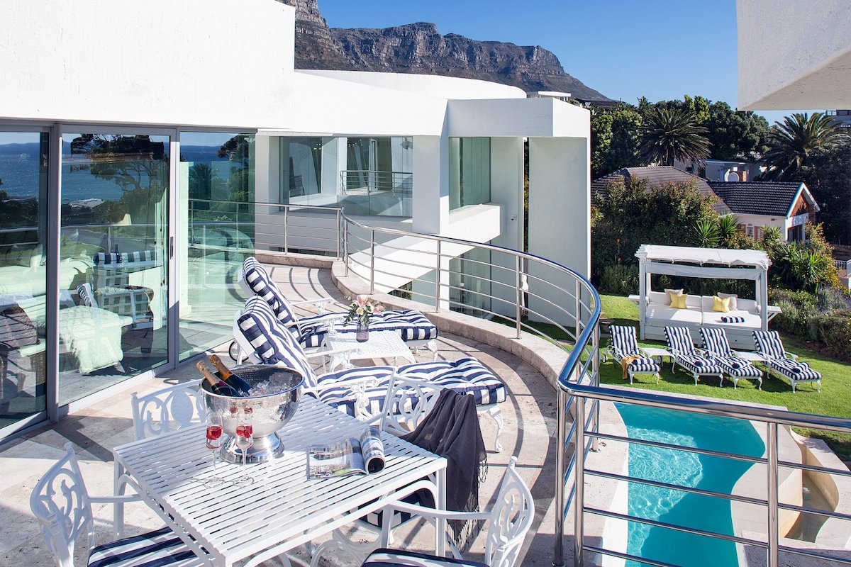 Hollywood Mansion gallery image 5