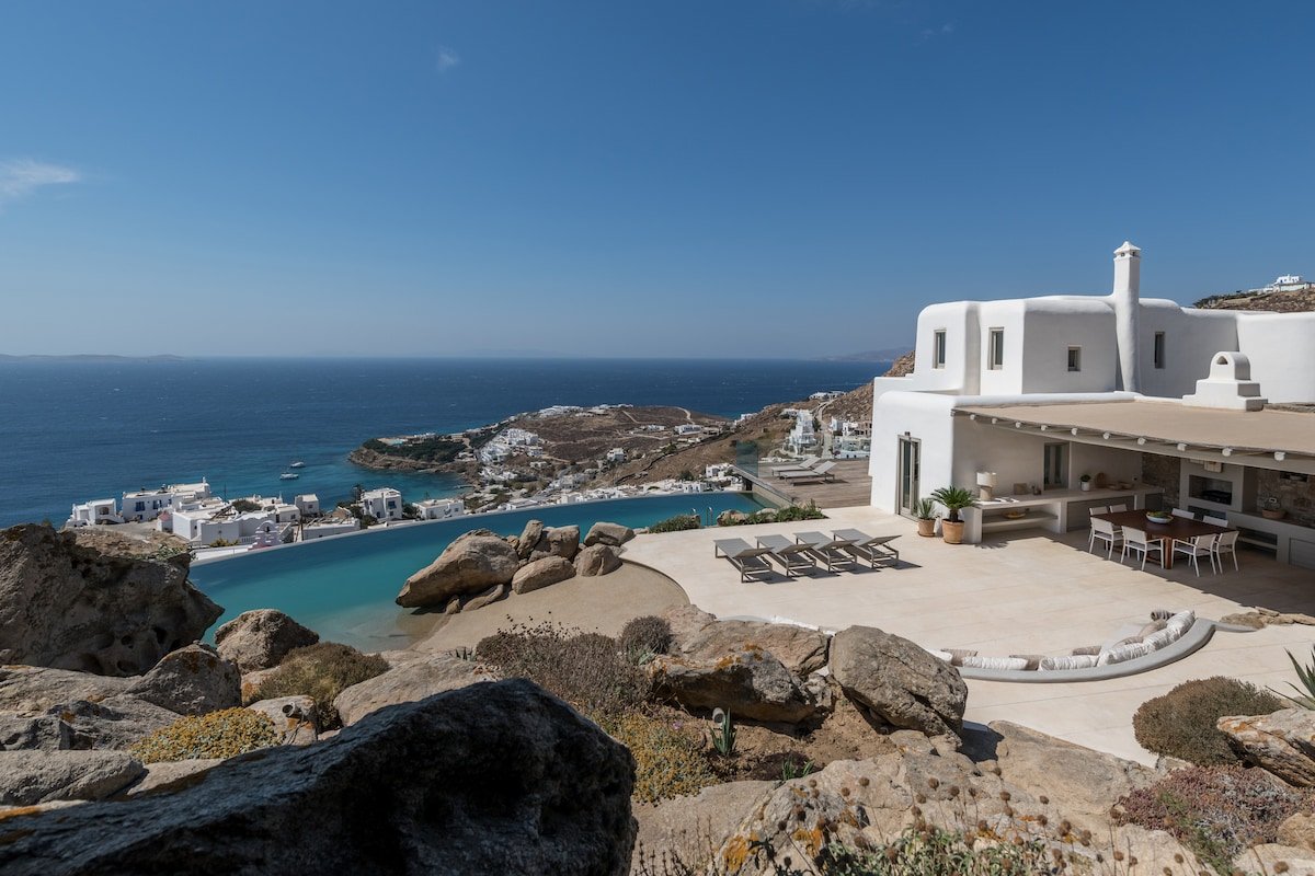 Villa Roccia | MG Villas Mykonos gallery image 2