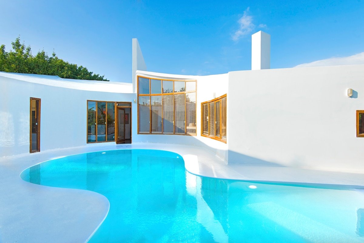 ‘ergon hestia ex Villa Ixia gallery image 5