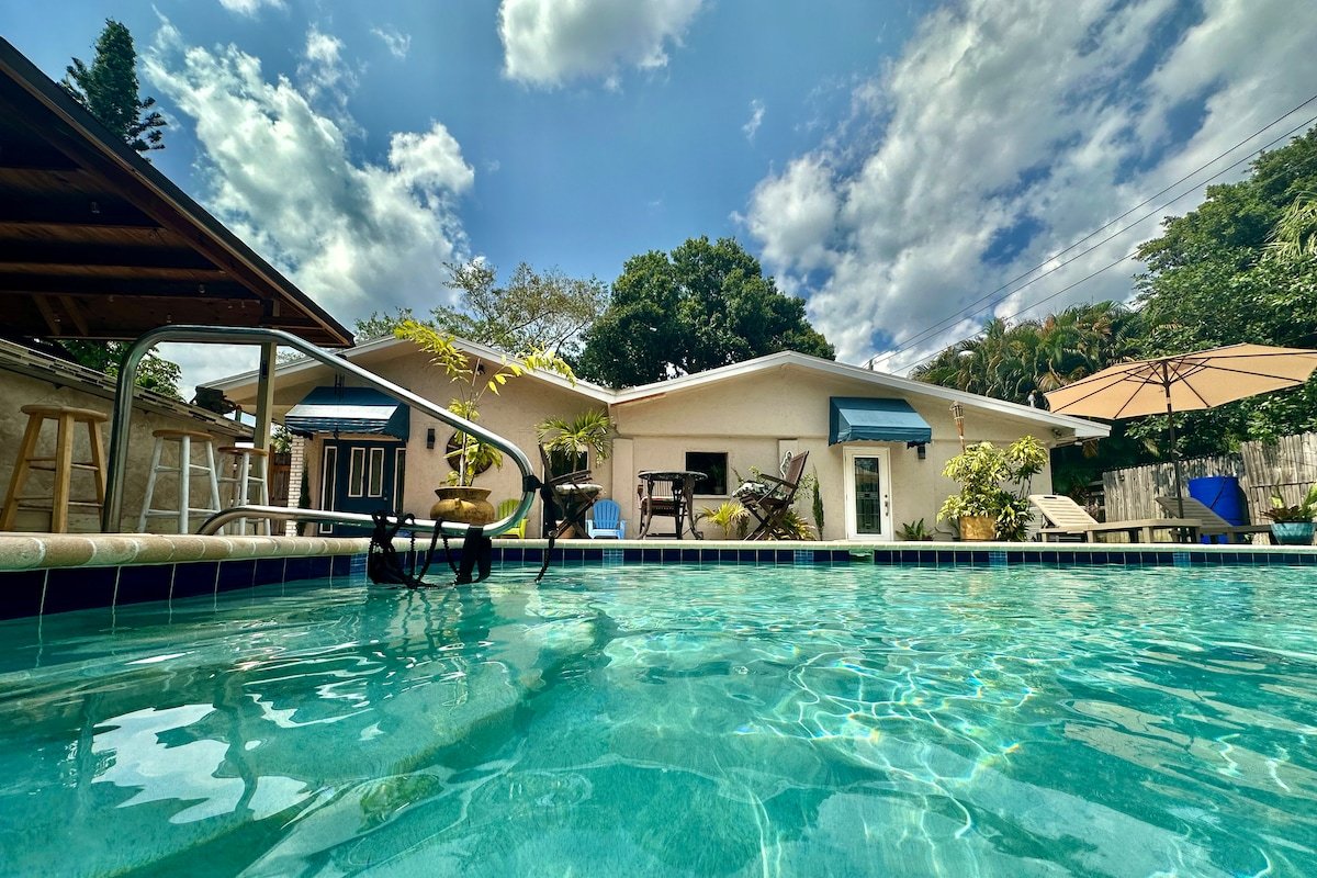 Authentic Villa Fort Lauderdale with pool gallery image 2