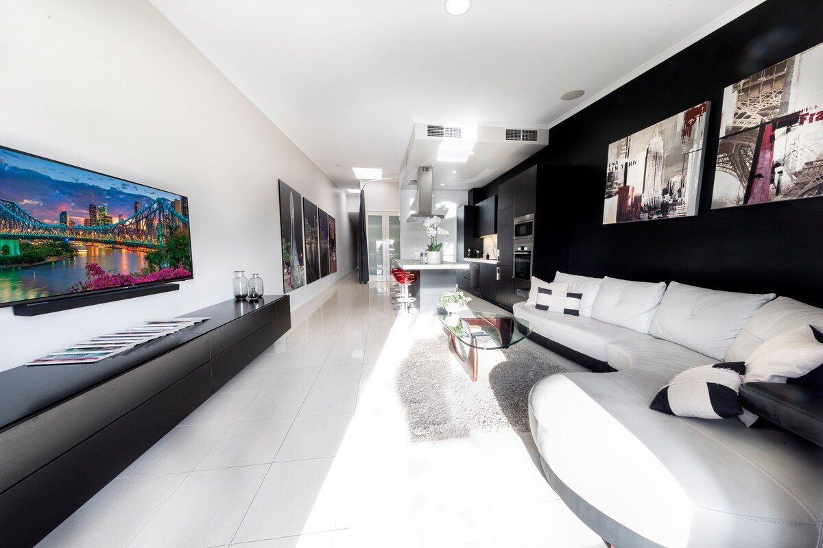 LUXE 2 Brunswick St Terrace Apartment Pet Friendly gallery image 3