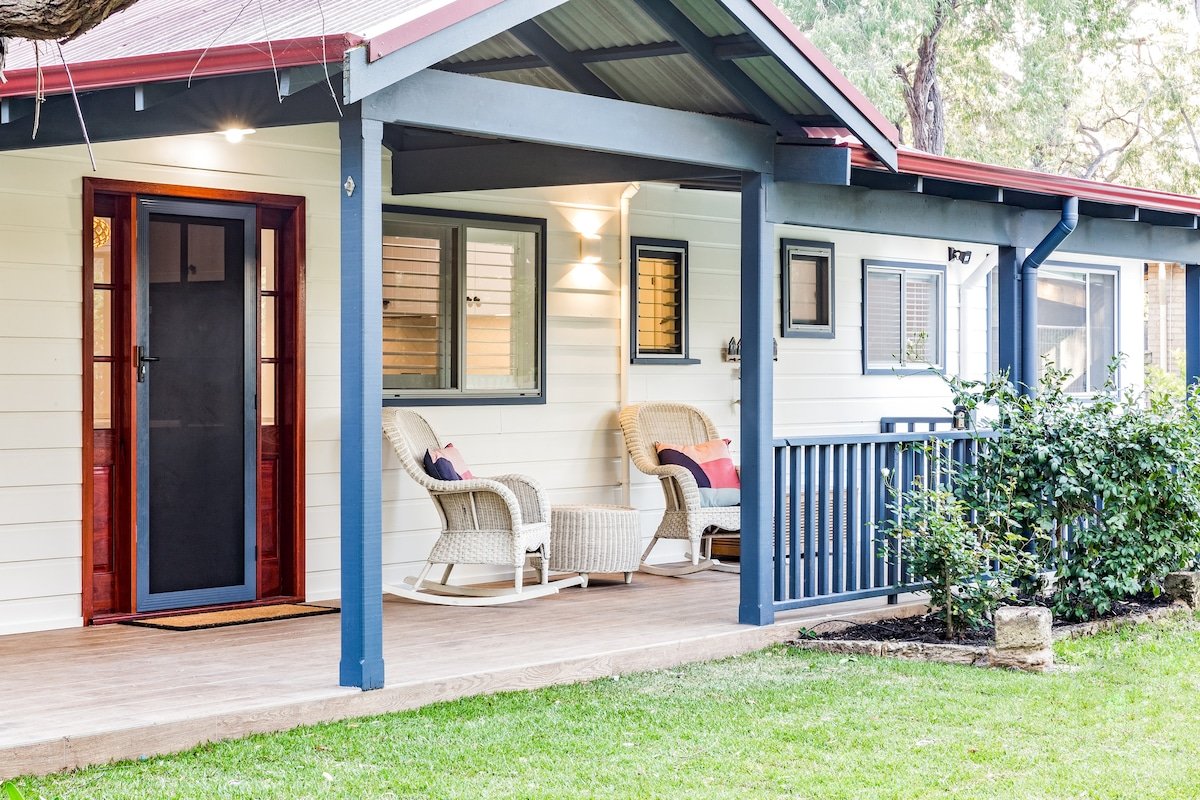 Bay Cottage—Seaside Serenity Close to Town gallery image 2