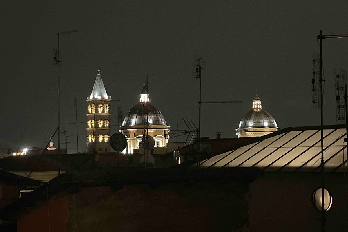 S. Maria Maggiore and Termini Station: Lux Apart gallery image 3