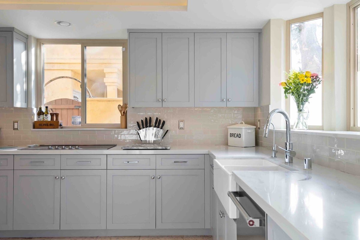 Gorgeous 4-bedroom villa close to beach gallery image 4