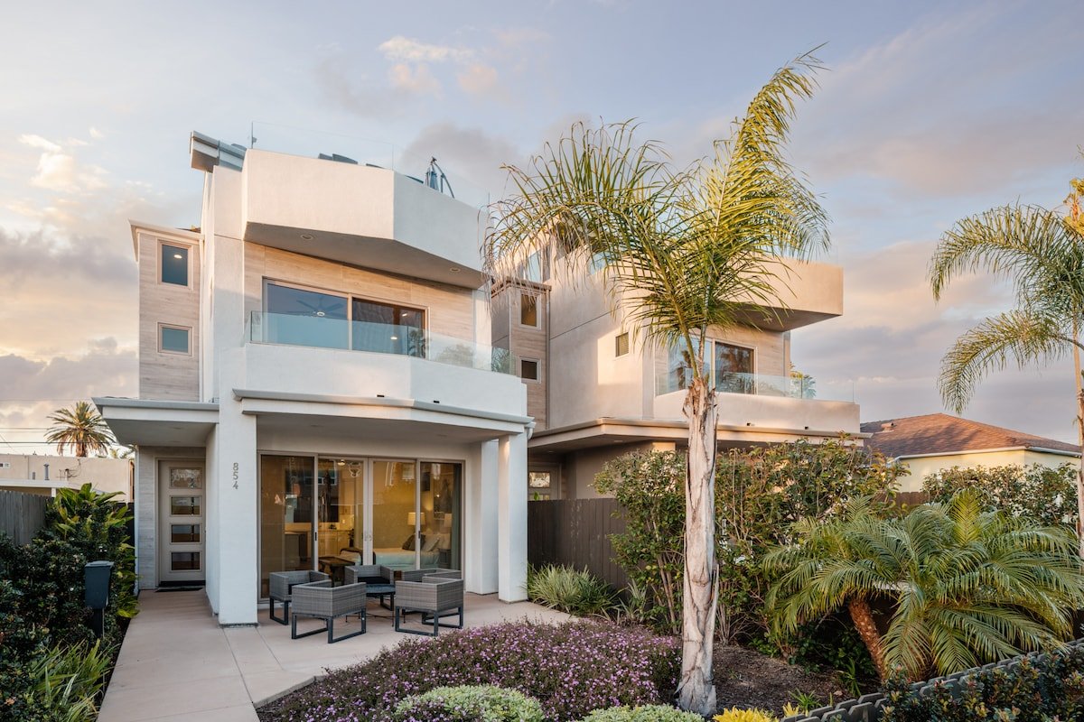 Large Beach Home | 1 Block to Beach & More | AC gallery image 2