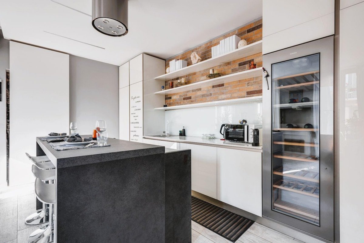 Modern apartment in Milan center gallery image 3