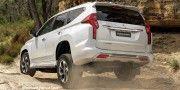 MITSUBISHI PAJERO SPORT 2.4D 4X4 SHOGUN A/T - 4 thumb