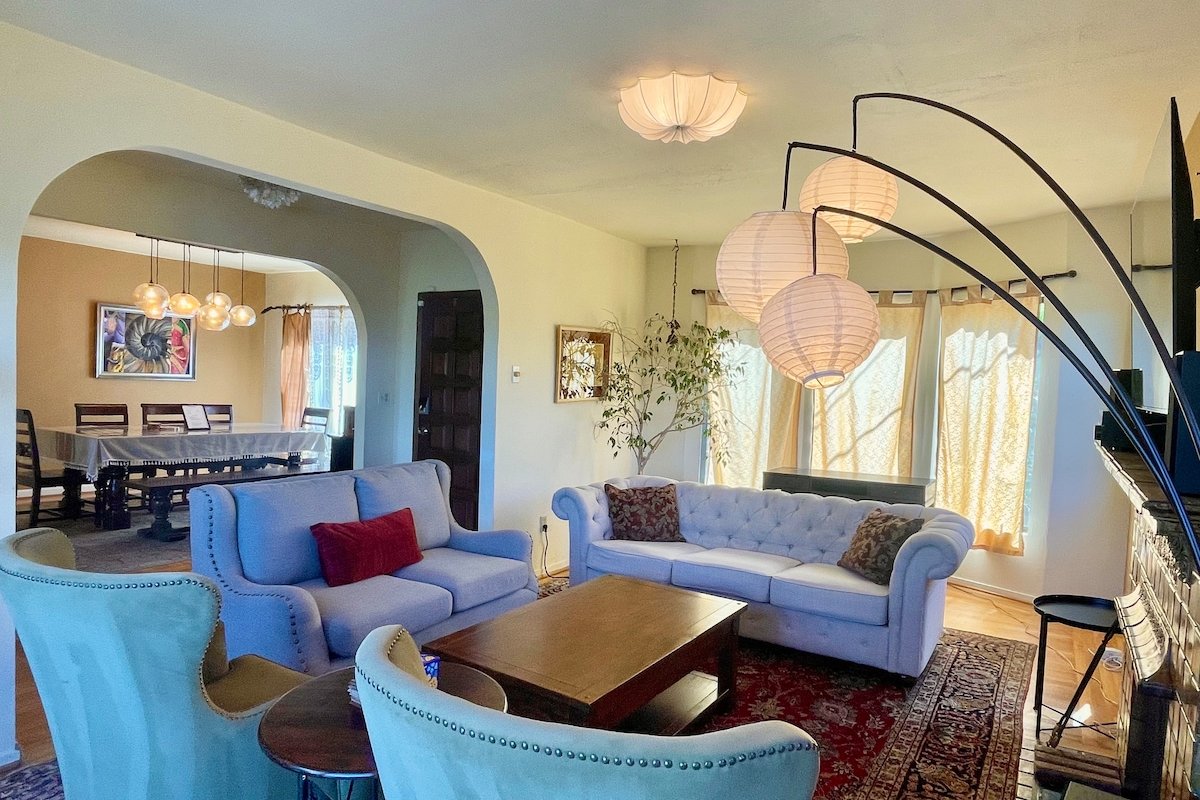 “Fantastic 5 BDR stay with Breathtaking Views” gallery image 3