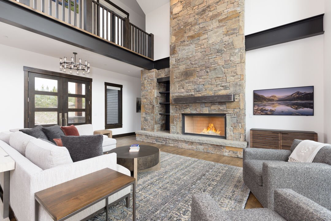 New! Luxury ski-in/ ski-out home w private hot tub