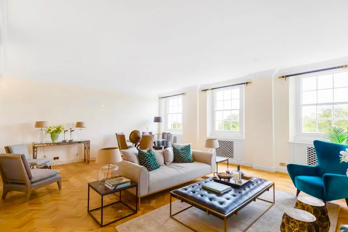 Quiet Luxury Escape for 6 in Covent Garden gallery image 3