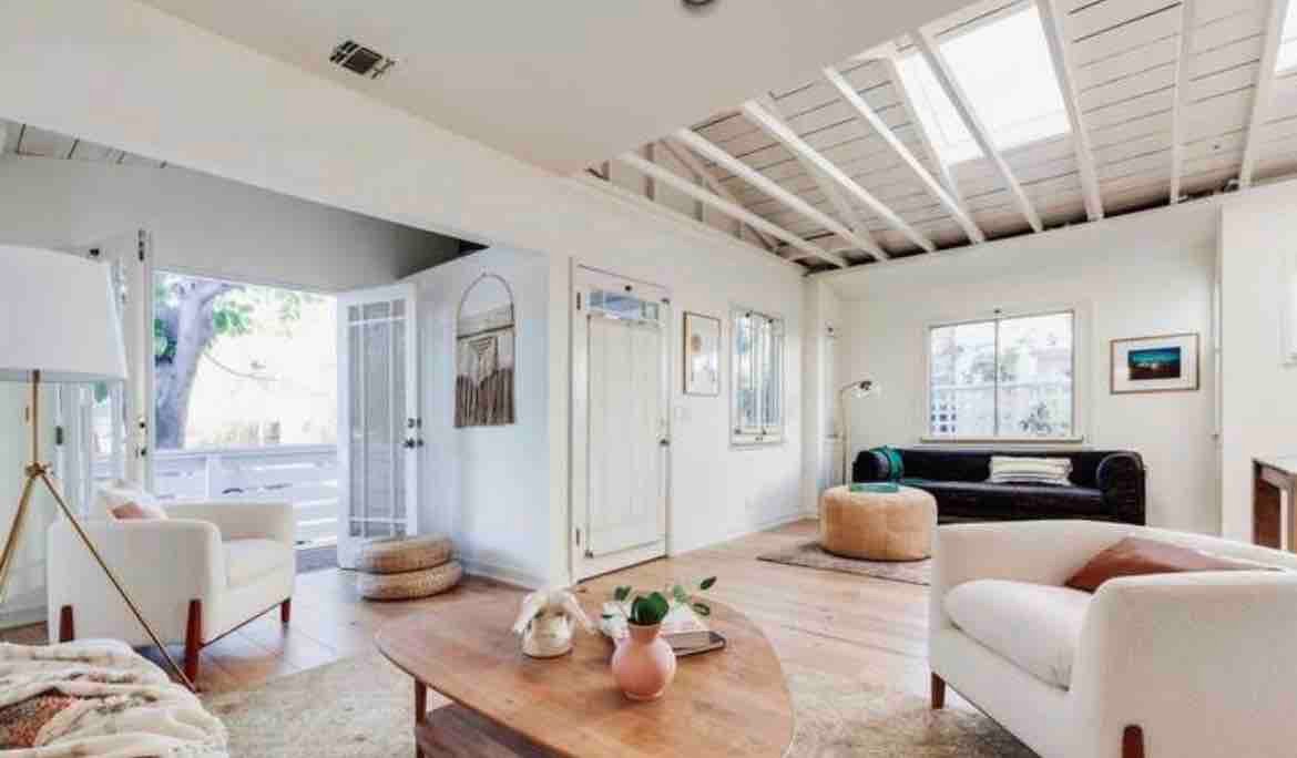 Renovated 3BR Venice Beach Home- Prime Location! gallery image 3