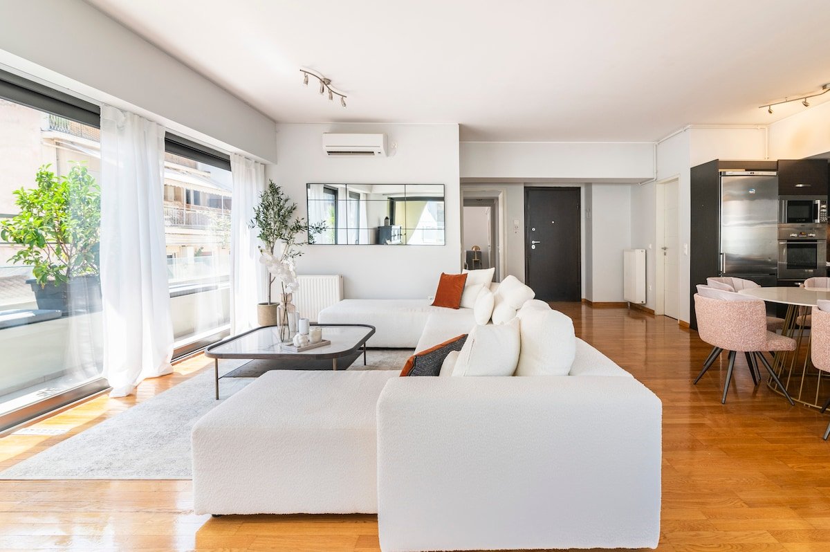 Modern Oasis Build on Acropolis Ruins gallery image 2