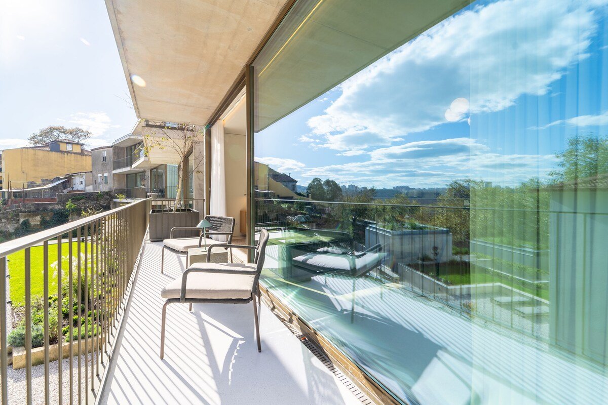 The Meadow – Luxe Duplex – Pool gallery image 2