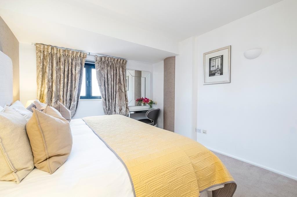 Elegant 2 bed 2 bath near Knightsbridge gallery image 5