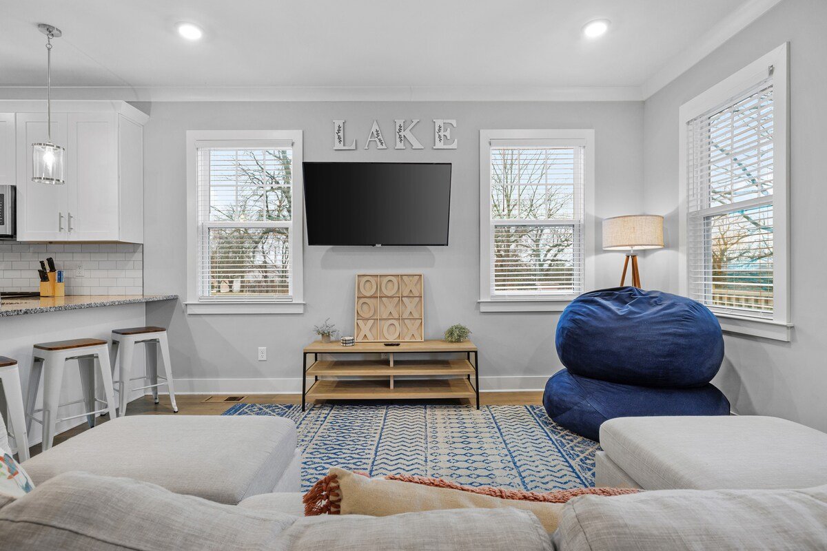 NEW! Double Fun! 2 Lakeside Homes @Blue Turtle Bay gallery image 3