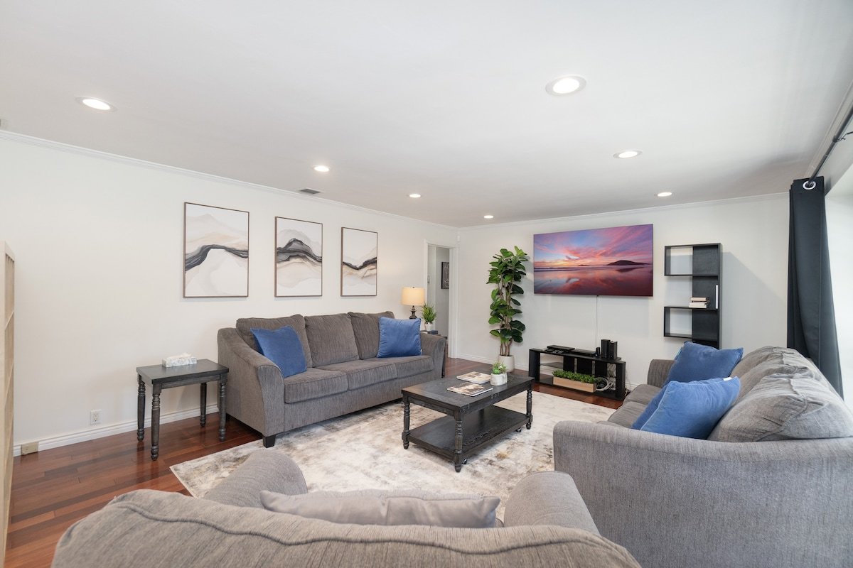 111 New Spa | Entire Home/Prime Area | ALE Ready gallery image 2