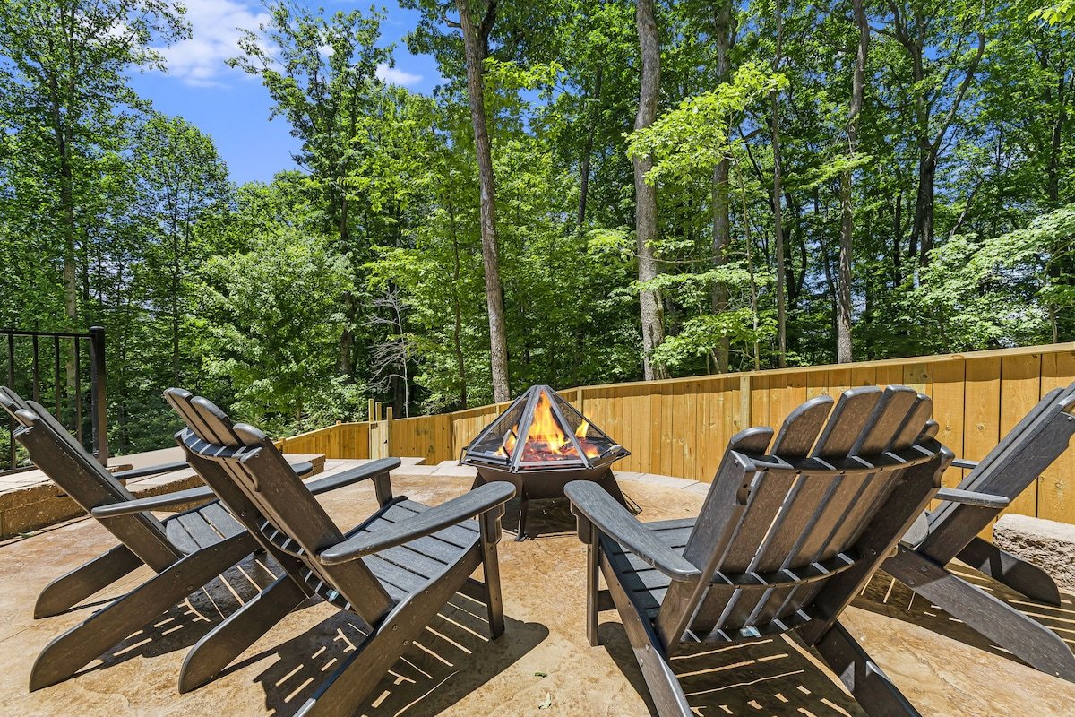 Luxury Pool Home + Hot Tub | Biltmore Pass Incl. gallery image 5