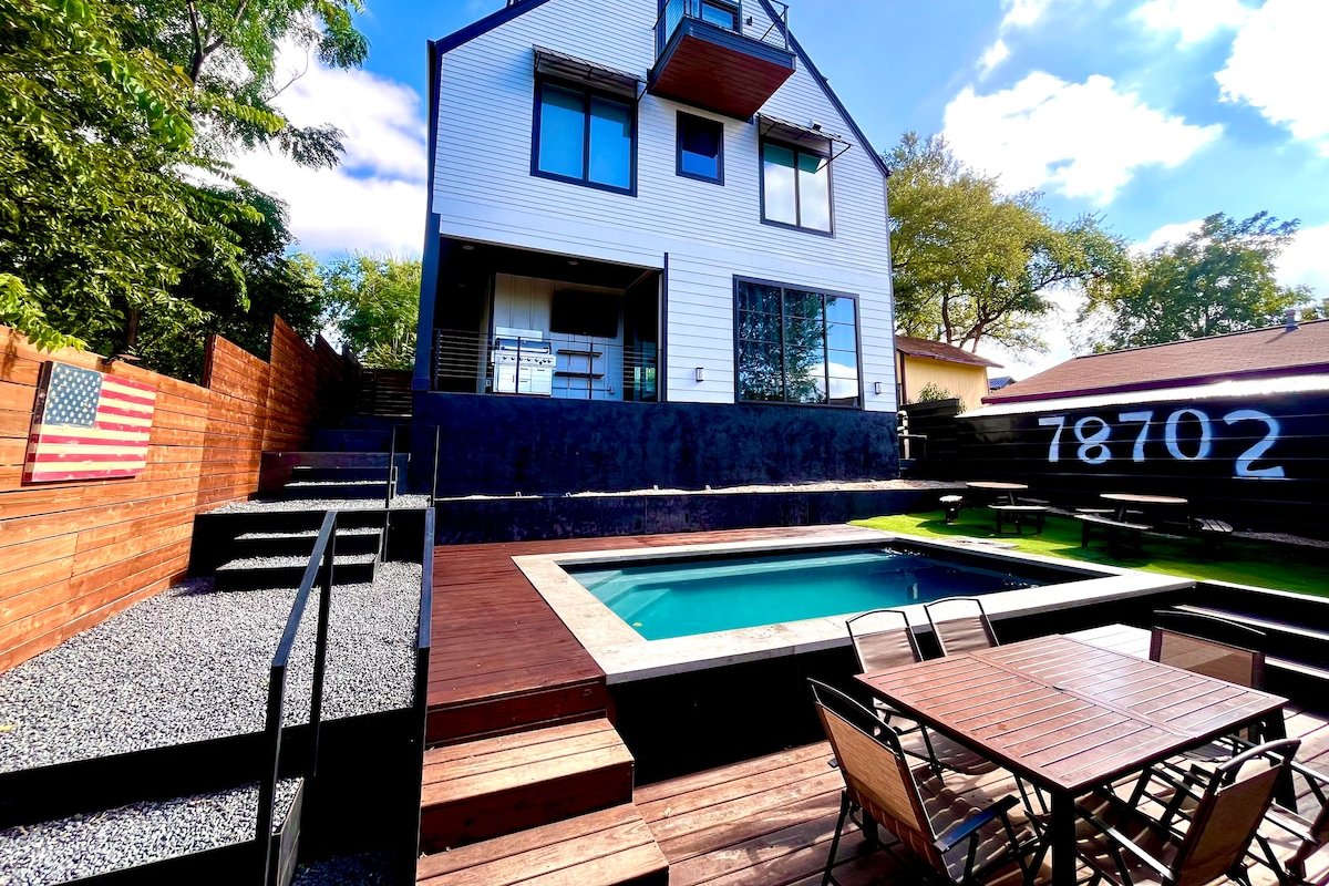 Massive Hot Tub! January 10th WKND Discounted 50%! gallery image 4