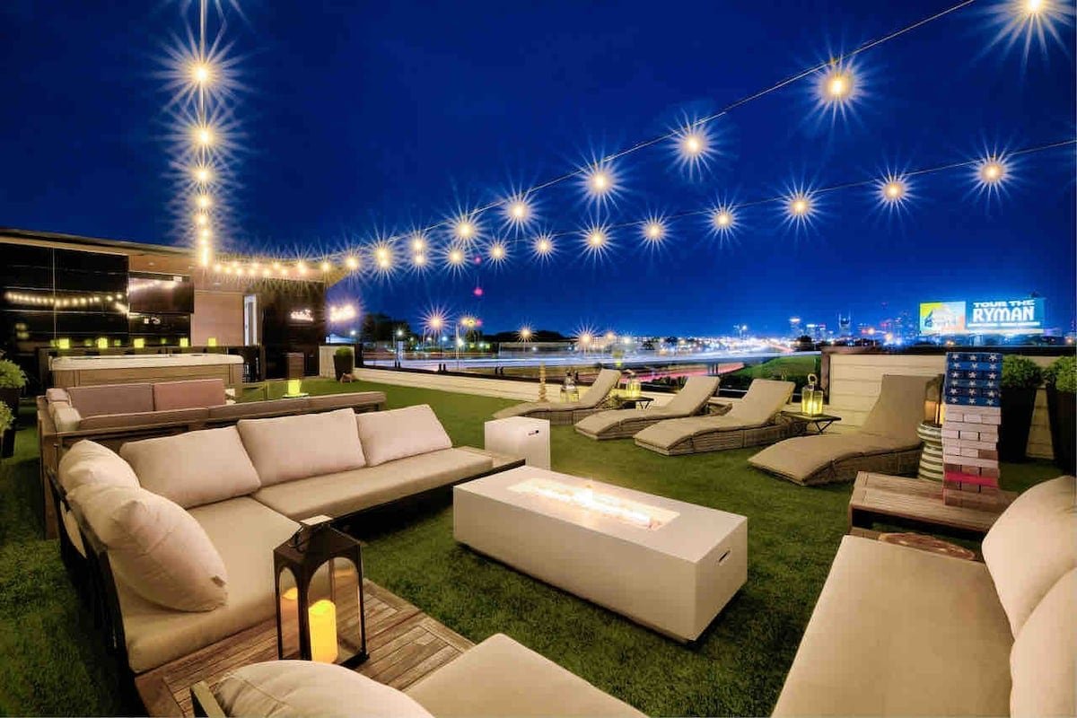 Huge Ultimate Lux! 16 Beds-Hot Tub & Elevator! gallery image 5