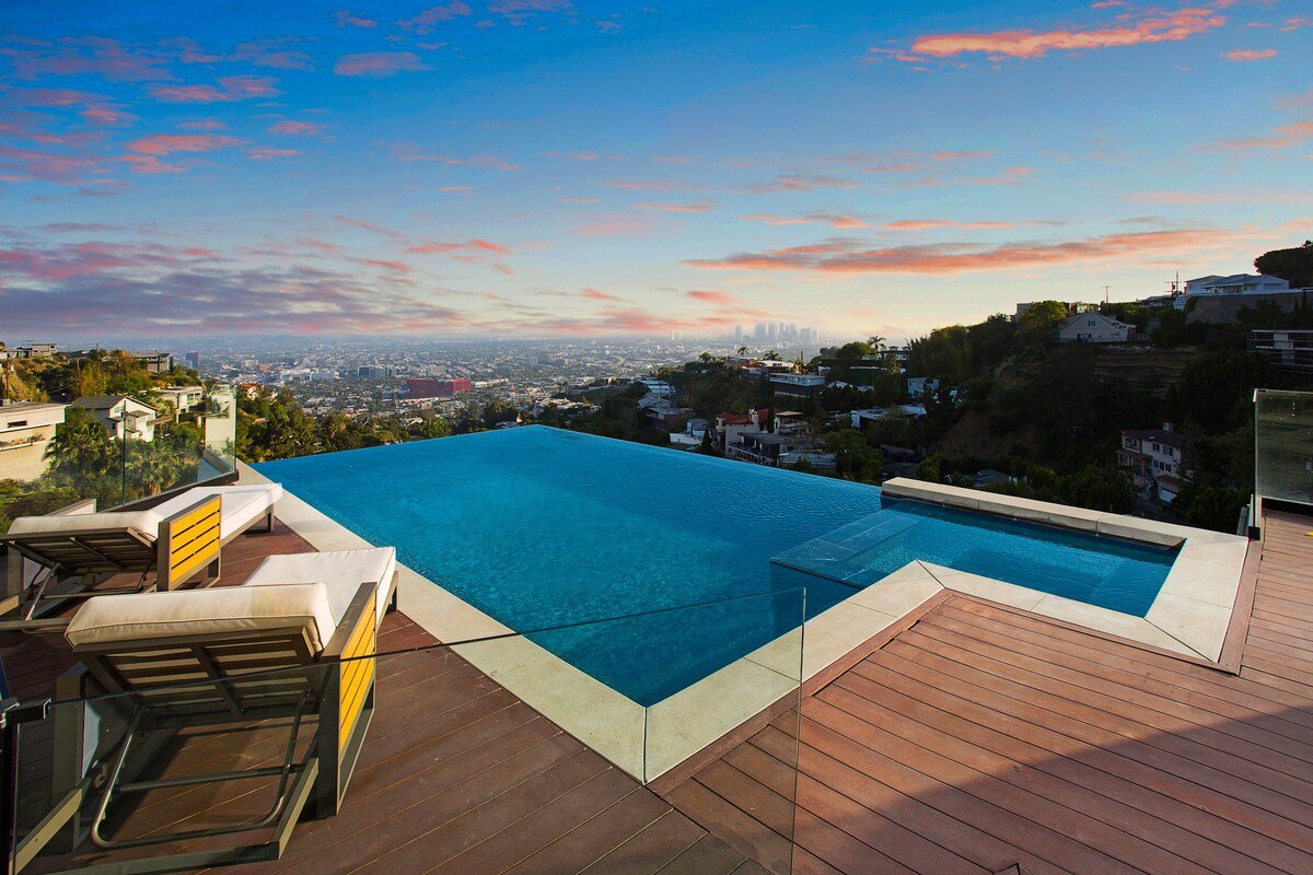 Sunset Plaza Infinity Pool House gallery image 3