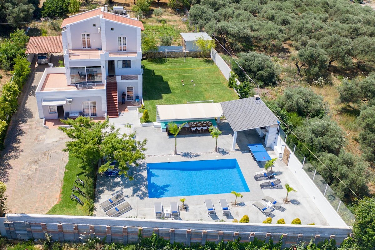 Villa Myrto heated pool 1 km from beach gallery image 4