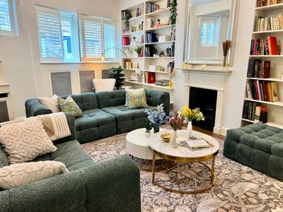 Gorgeous Mews House With Spacious Roof terrace