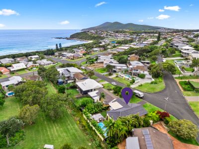 Beachside family home with pool!