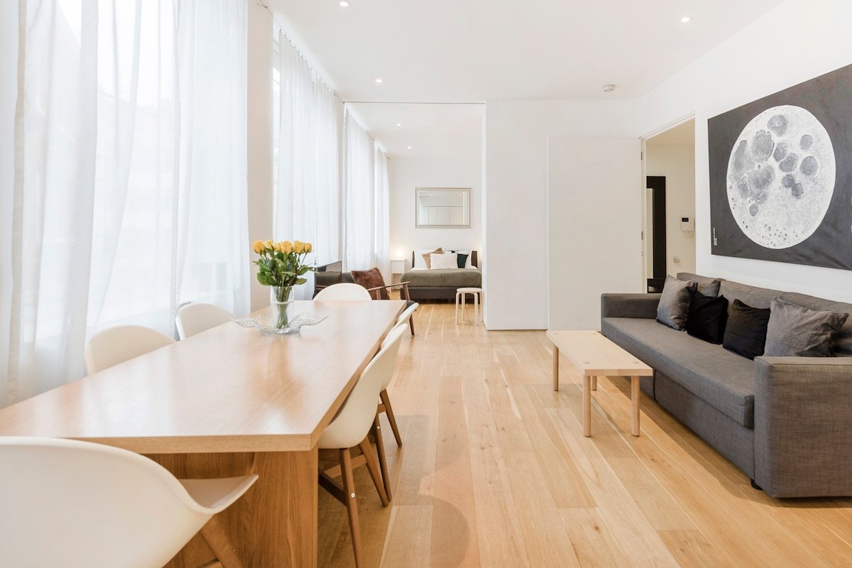 Mayfair 2Bed 2Bath Home | Oxford Circus | Lift gallery image 2