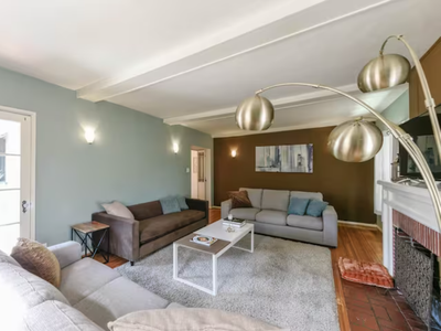 *Mid-City Building 6 beds/4 bath