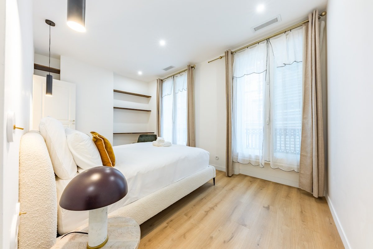 Luxury Rivoli 4 Bed 3.5 Bath by Hotel de Ville/BHV gallery image 3