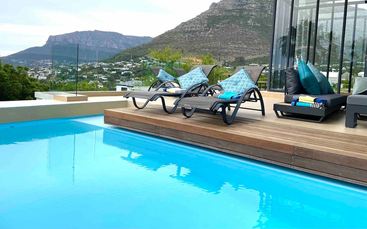 Lux Villa, Housekeeper, heated pool, Hot tub gallery image 5