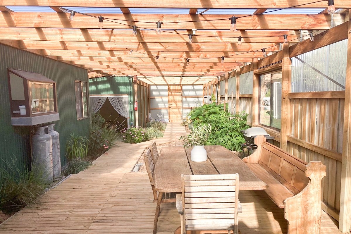 Buttons By The Beach (King Island coastal retreat) gallery image 5