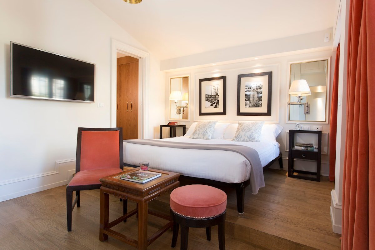 Spectacular Location Ponte Vecchio gallery image 4