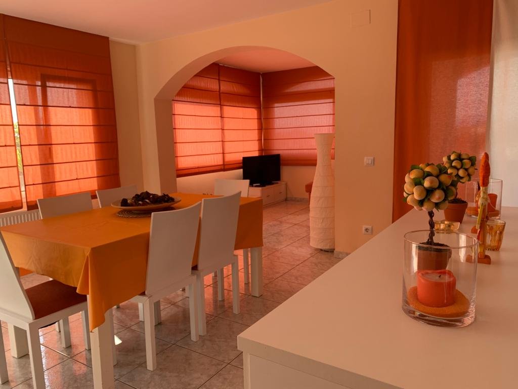 CASA EN ROSAS con vistas al mar y montaña gallery image 4