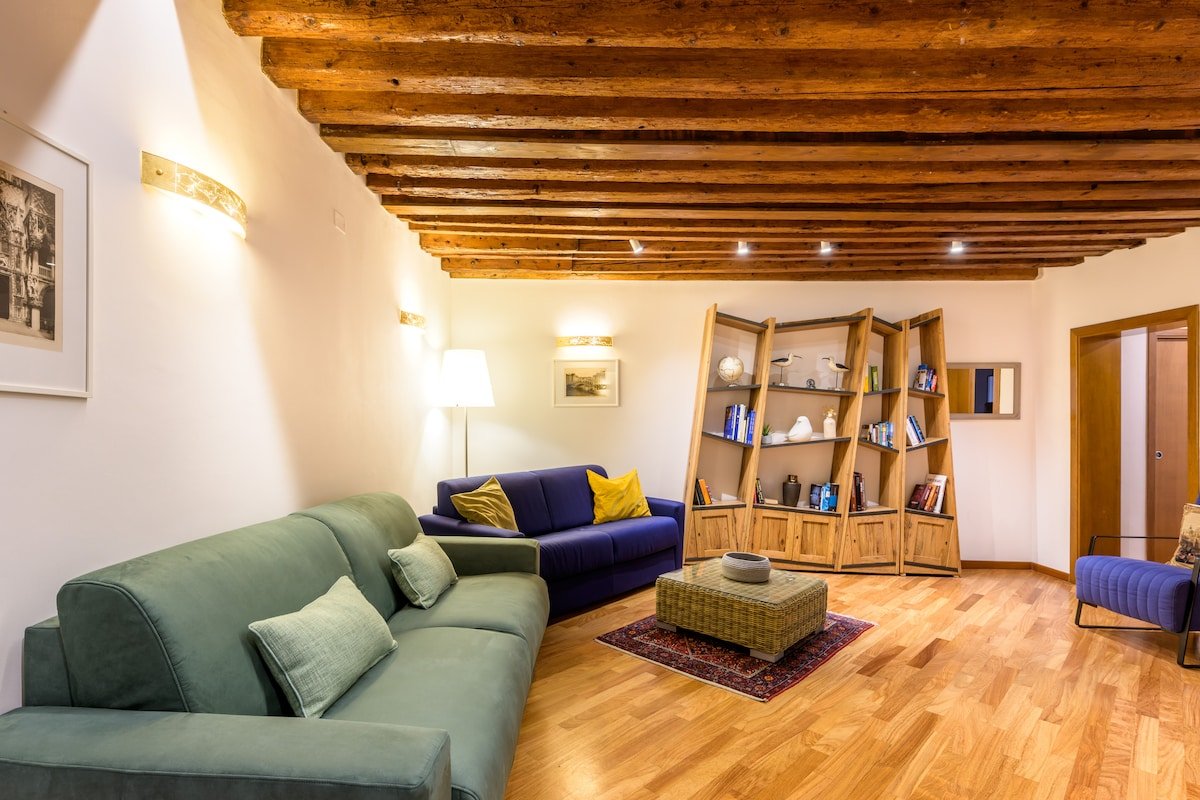 Leon 1014 gallery image 2