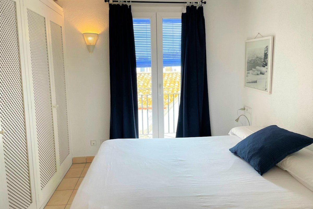 palau – great townhouse with fantastic sea views gallery image 5