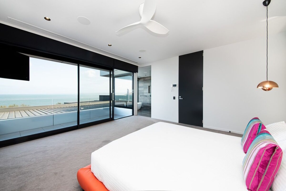 Somers Sanctuary | Luxe Clifftop w/ Pool & Sauna gallery image 4