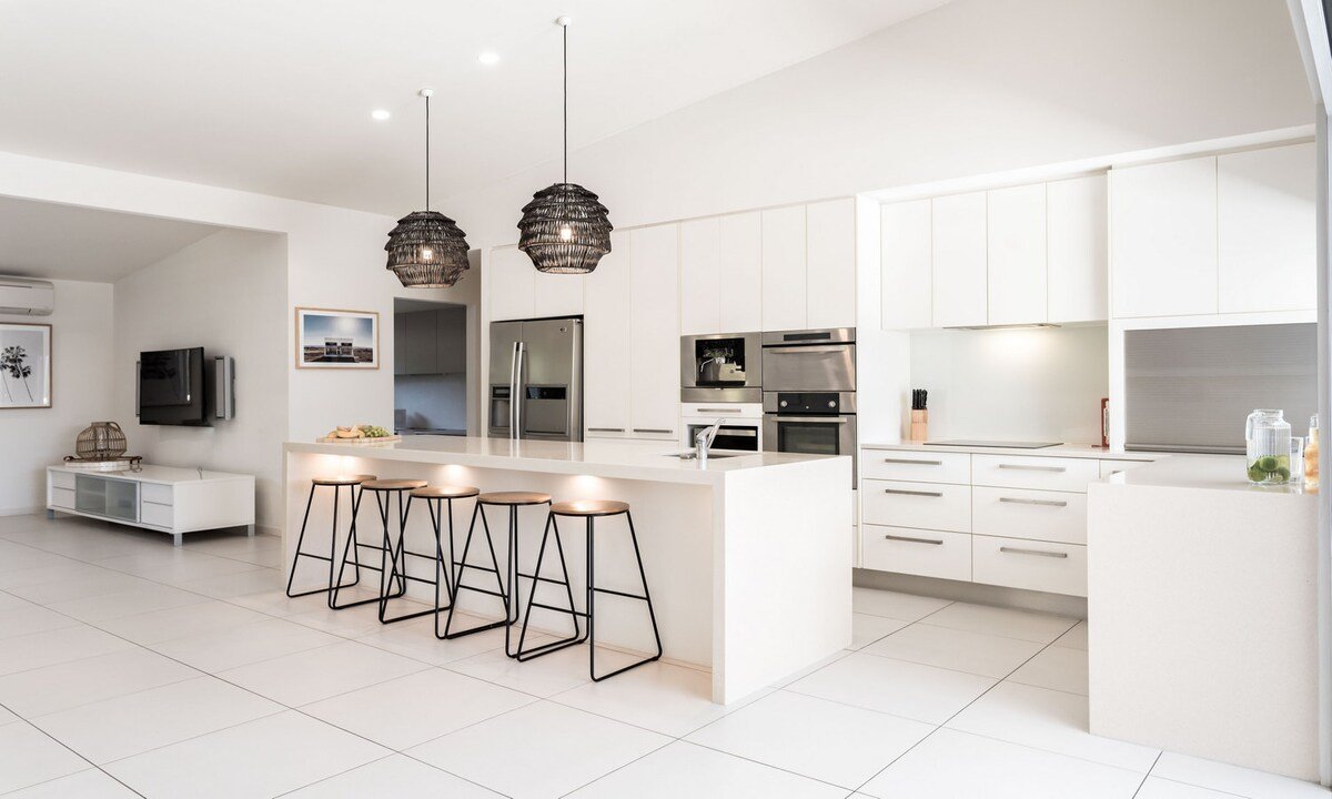 Noosaville Hideaway – Heated Pool, Private/Modern gallery image 4