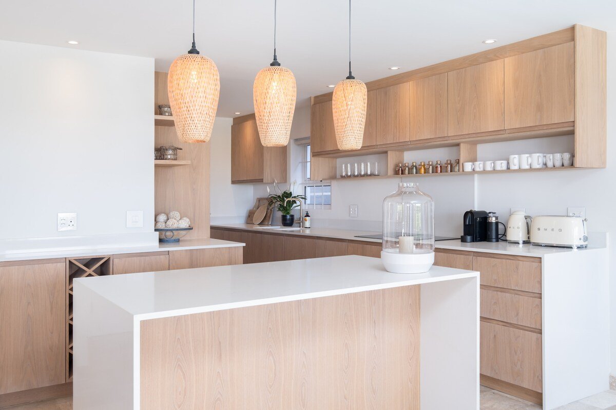 Stylish Renovated Beach Home with UPS gallery image 3