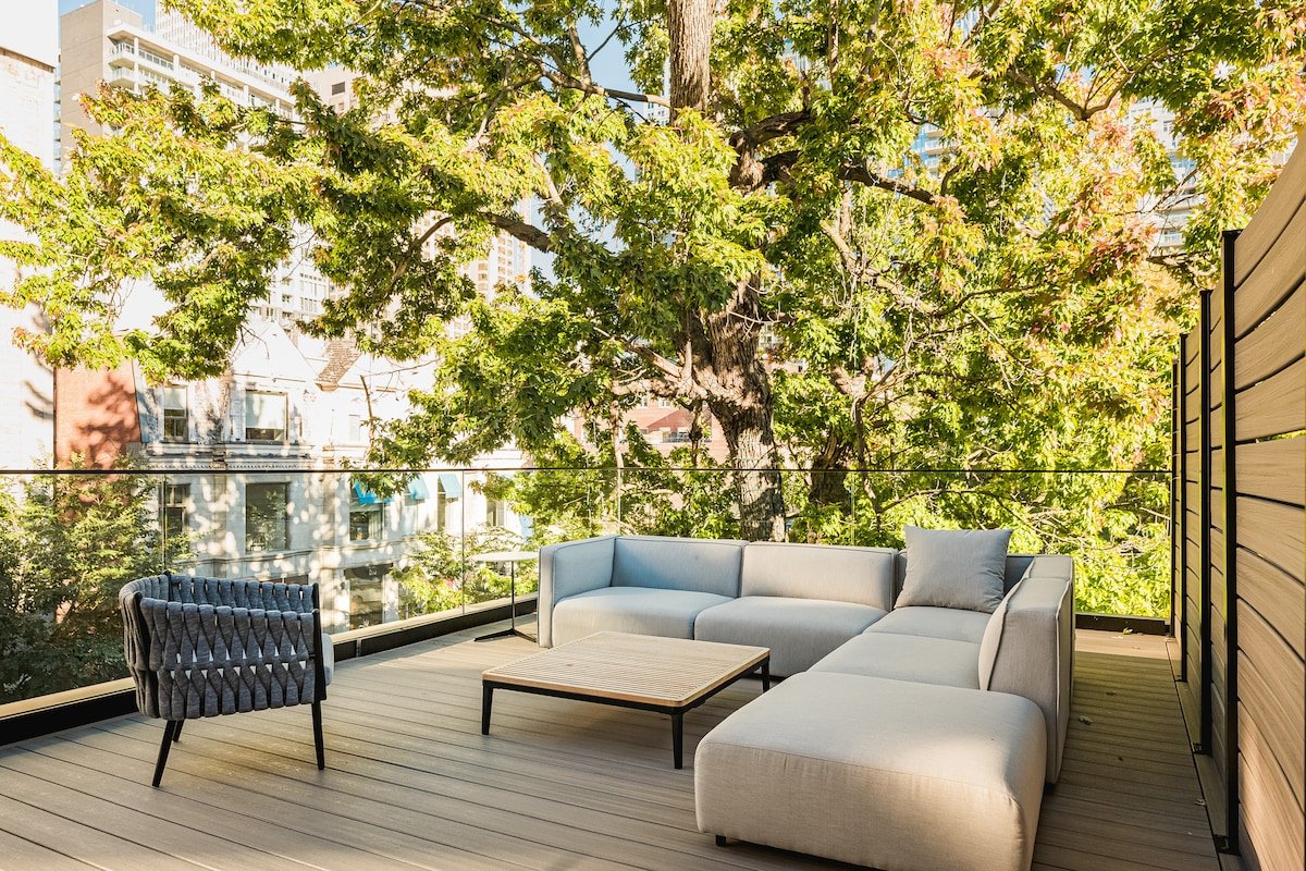 Maison Mont – 4BR Townhouse + Private Terrace