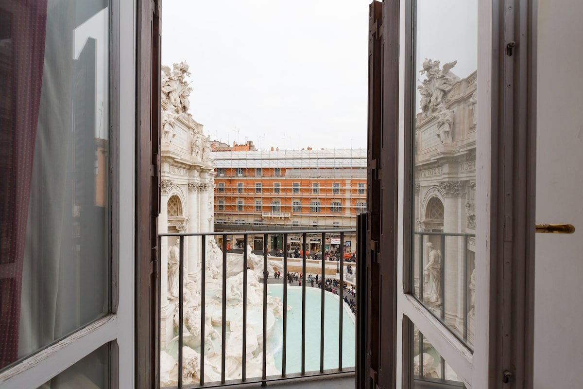 Trevi Panorama Luxury with Amazing view! gallery image 2