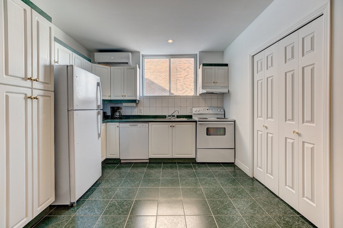 The Panoramic at Château Sherbrooke gallery image 4