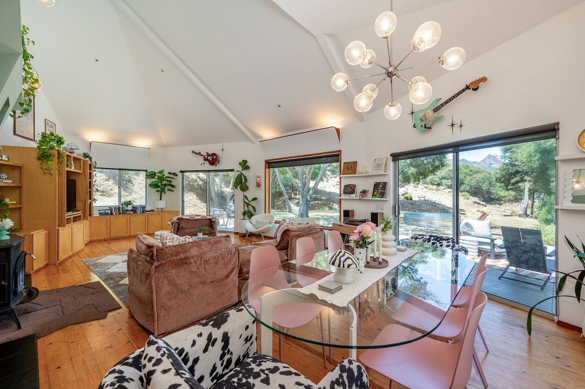 The Mod House – Home with Mountain VIEWS gallery image 5