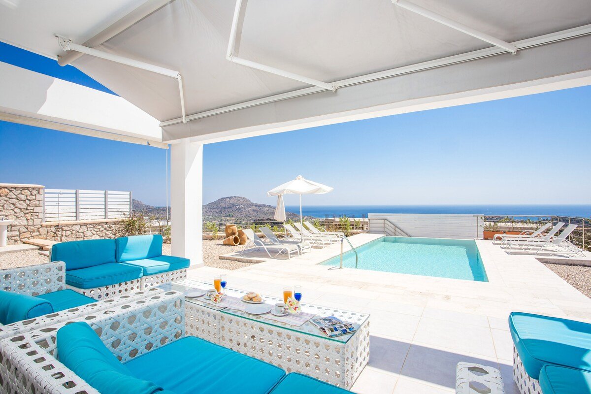 Luxury Villa Horizontes w. heated Private Pool gallery image 4