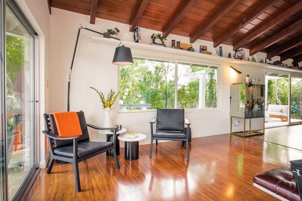 HOLLYWOOD HILLS LUXURY SANCTUARY, POOL, BAR & BBQ gallery image 5