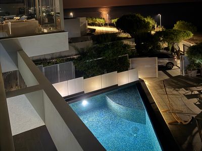 Beachfront Moonlight villa for large groups