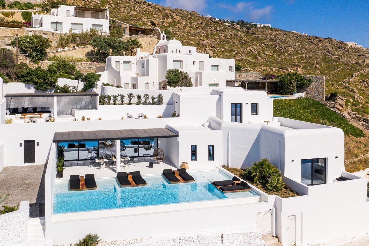 Psarou Black Villa II gallery image 4