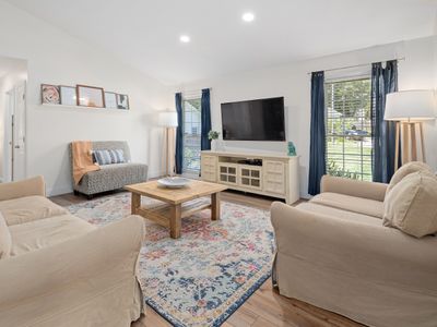 Jack & Jill suite, 2 hot tubs+ pool